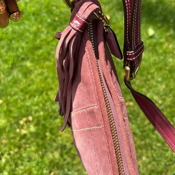 Coach | Vintage Rose & aubergine soft suede and leather Hamptons Pouch Crossbody - Picture 4 of 9